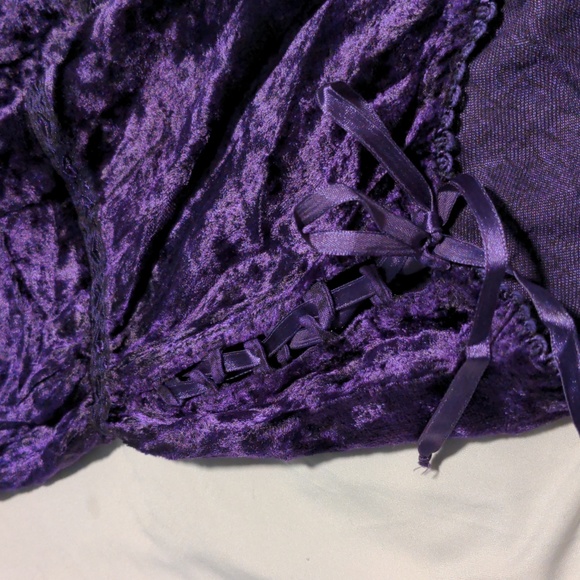 Velvet Romeo & Juliet Top - Picture 6 of 16